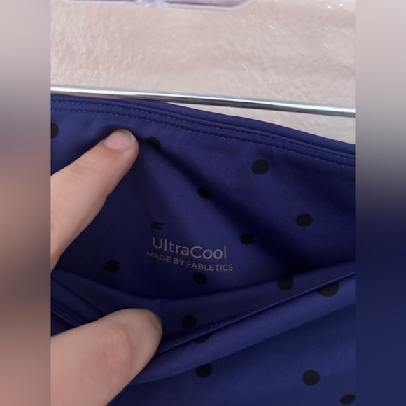 ✨Fabletics Ultracool Polka Dot Biker Shorts Size L - Picture 5 of 9